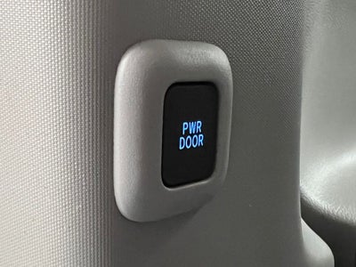 2019 Toyota Sienna XLE 8 Passenger