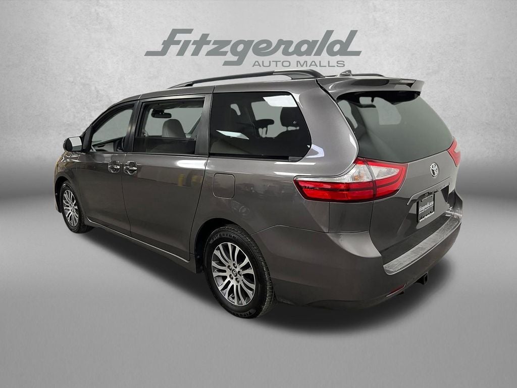 2019 Toyota Sienna XLE 8 Passenger