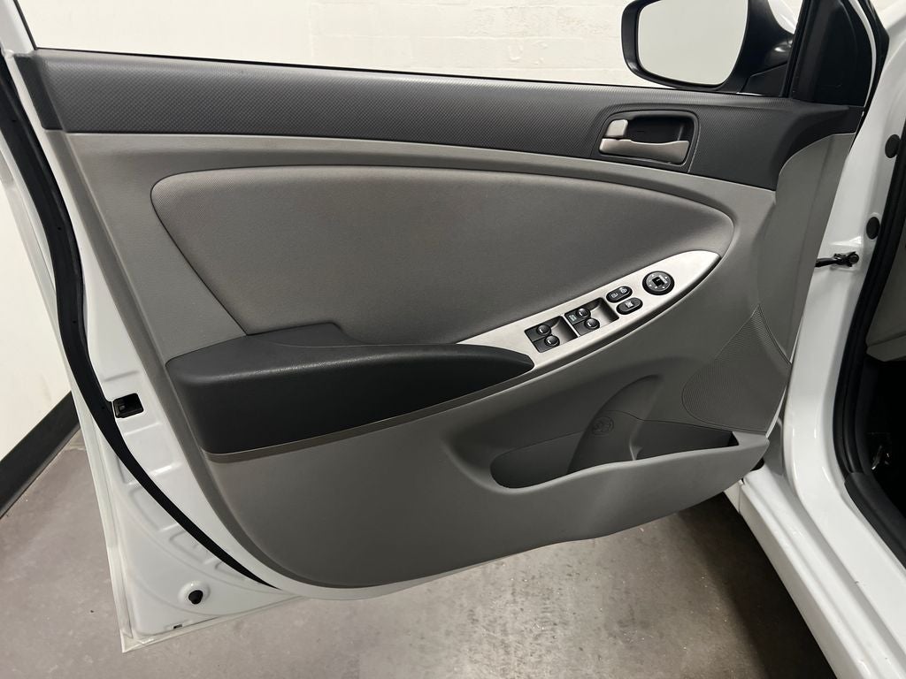 2017 Hyundai Accent Value Edition