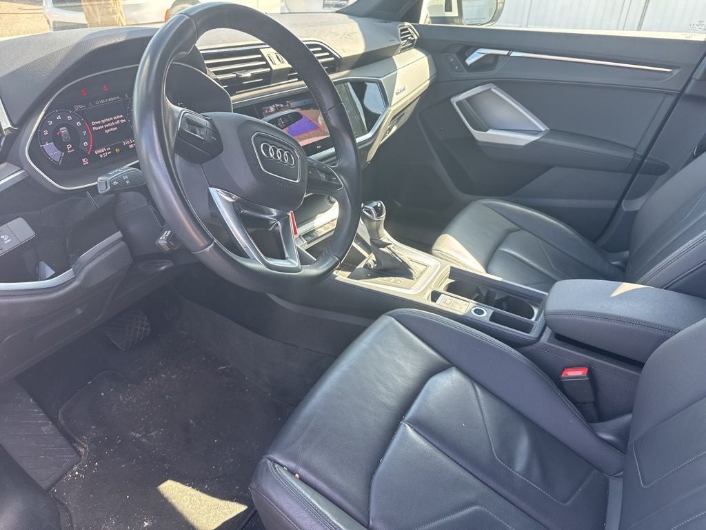 2023 Audi Q3 Premium quattro